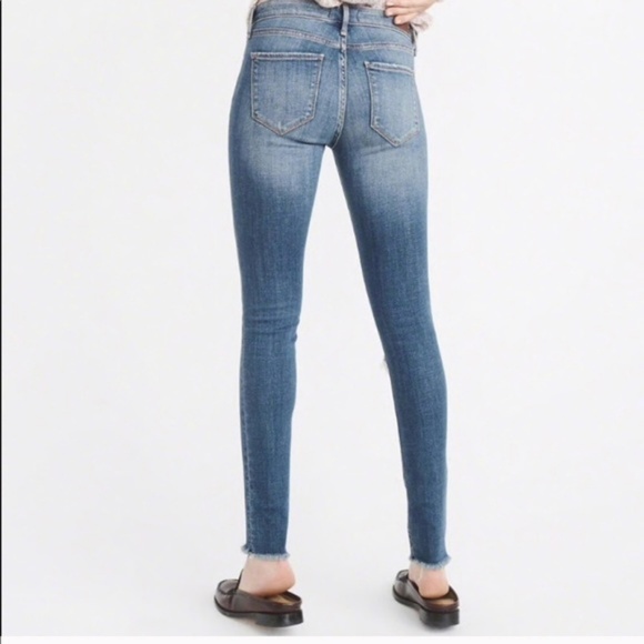 Abercrombie & Fitch Low Rise Super Skinny Jeans!! - Picture 3 of 8